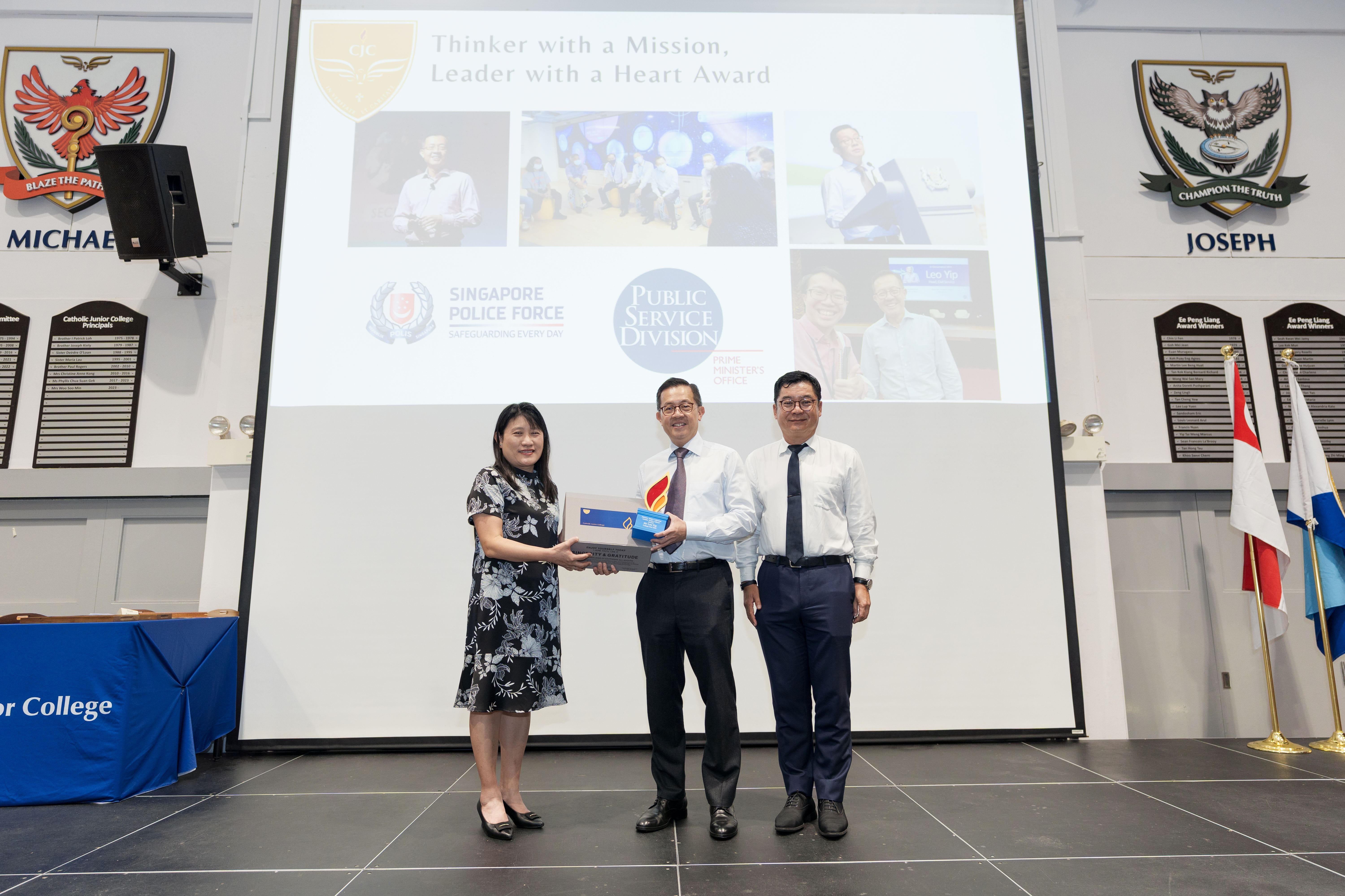 Presentation of Thinker with a Mission, Leaders with a Heart Award and token of appreciation to Mr Leo Yip